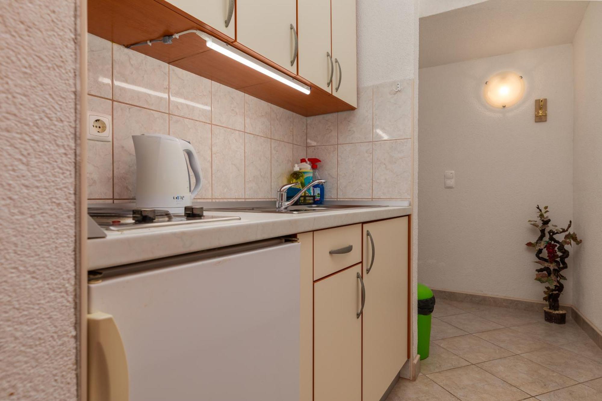 Apartments By The Sea Drasnice, Makarska - 6697 Room photo