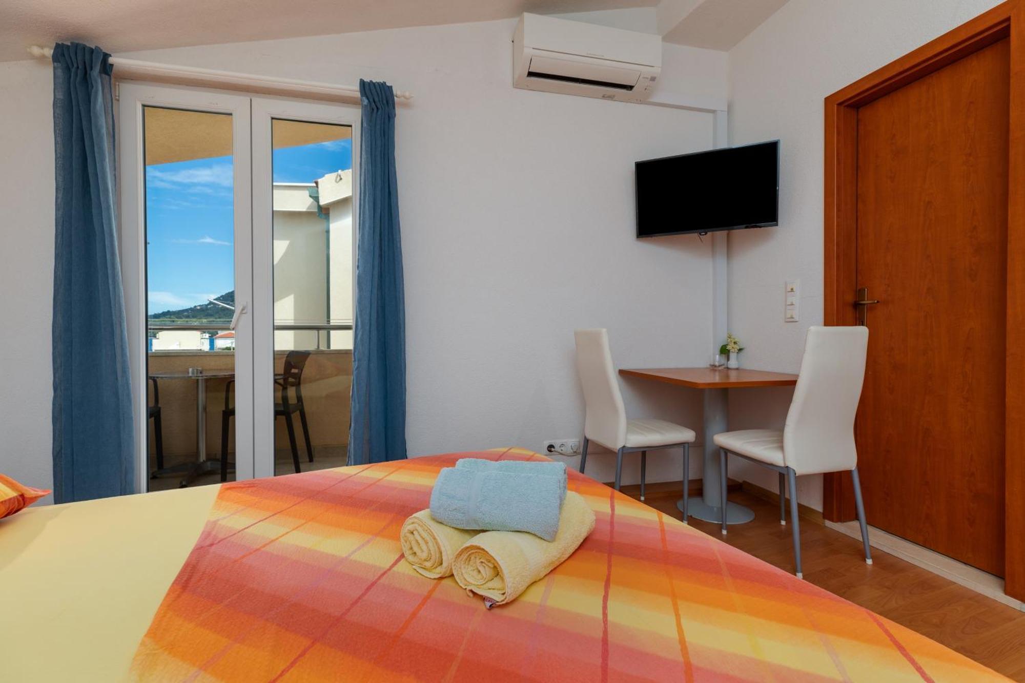 Apartments By The Sea Drasnice, Makarska - 6697 Room photo