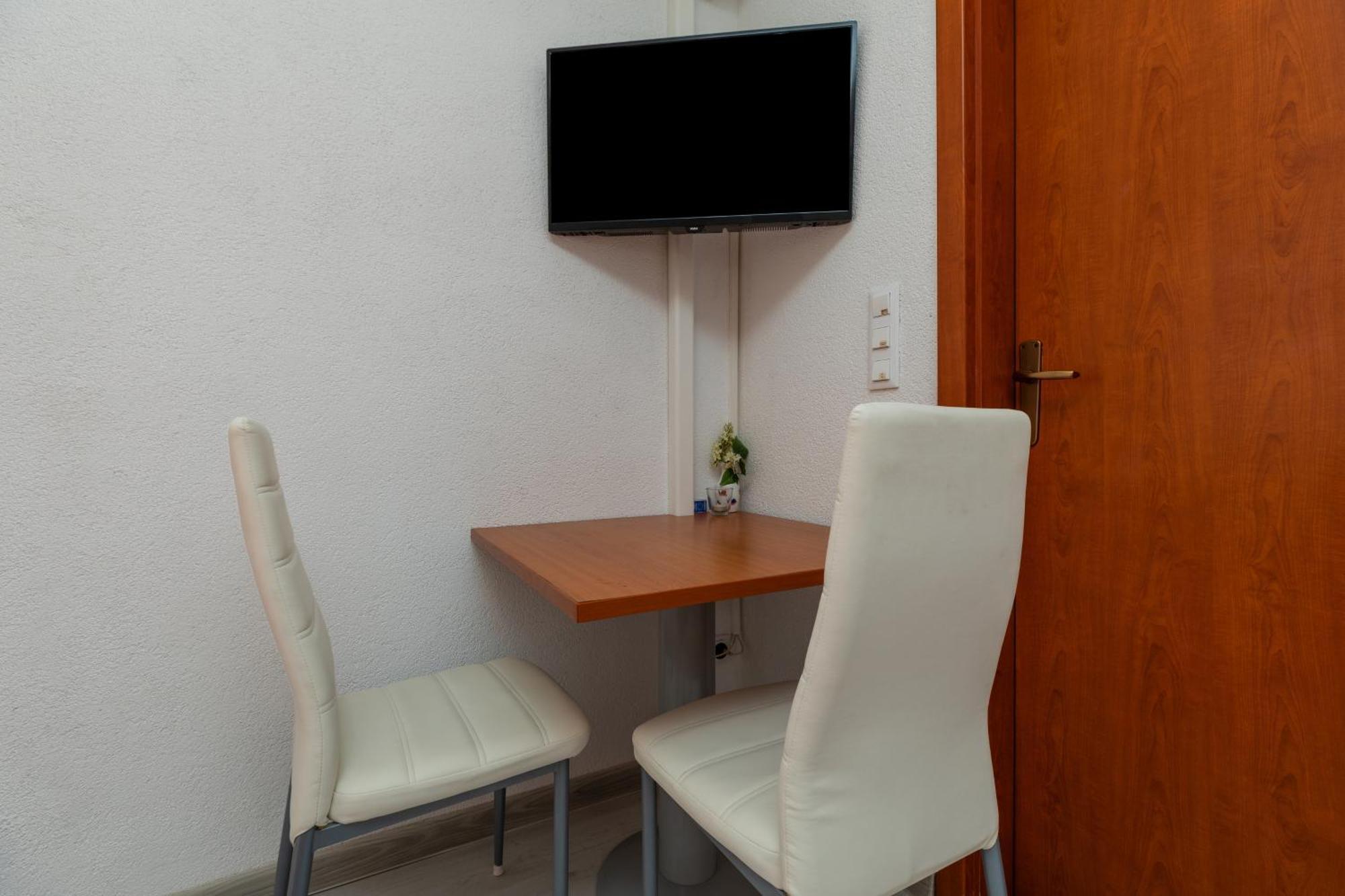 Apartments By The Sea Drasnice, Makarska - 6697 Room photo