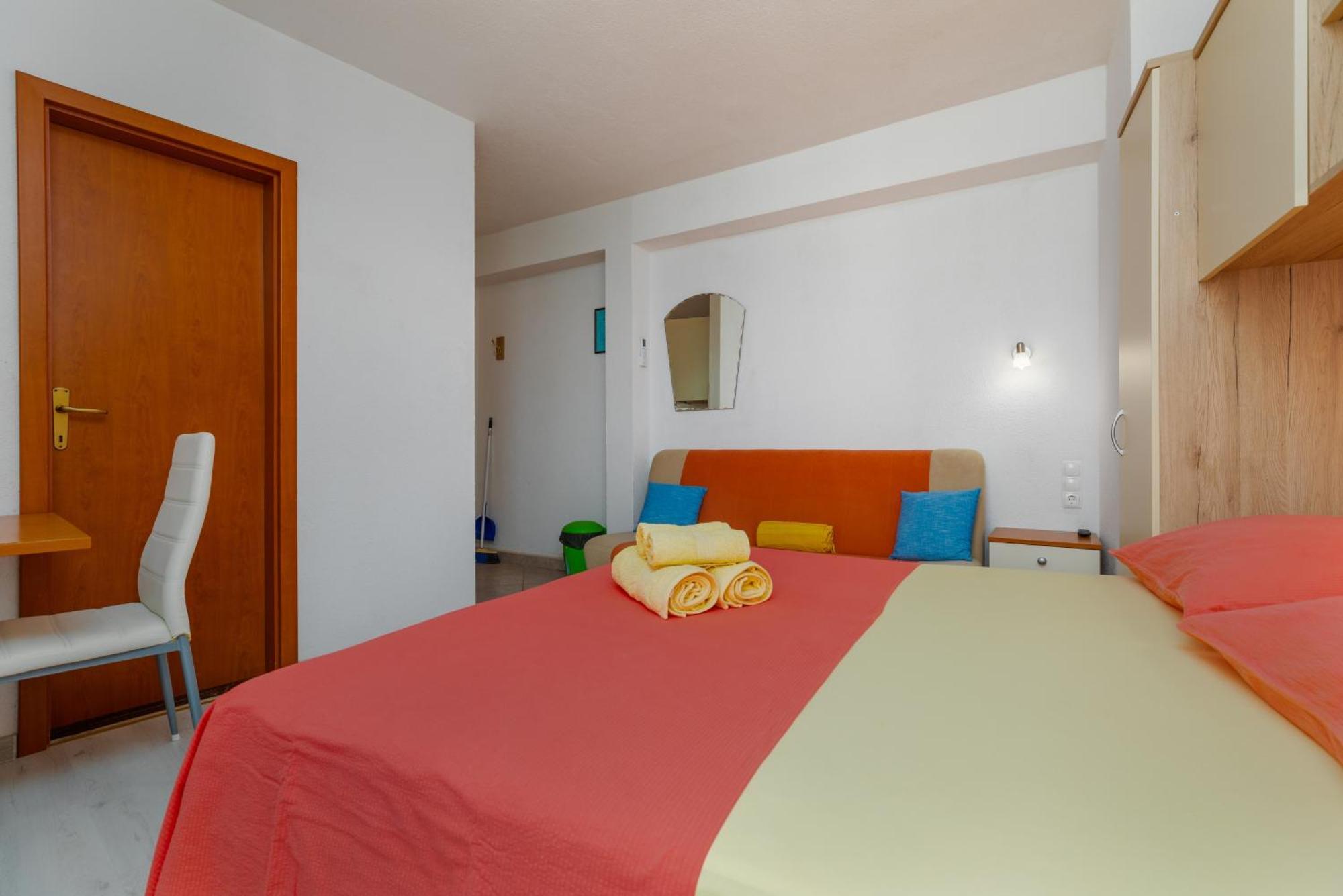 Apartments By The Sea Drasnice, Makarska - 6697 Room photo