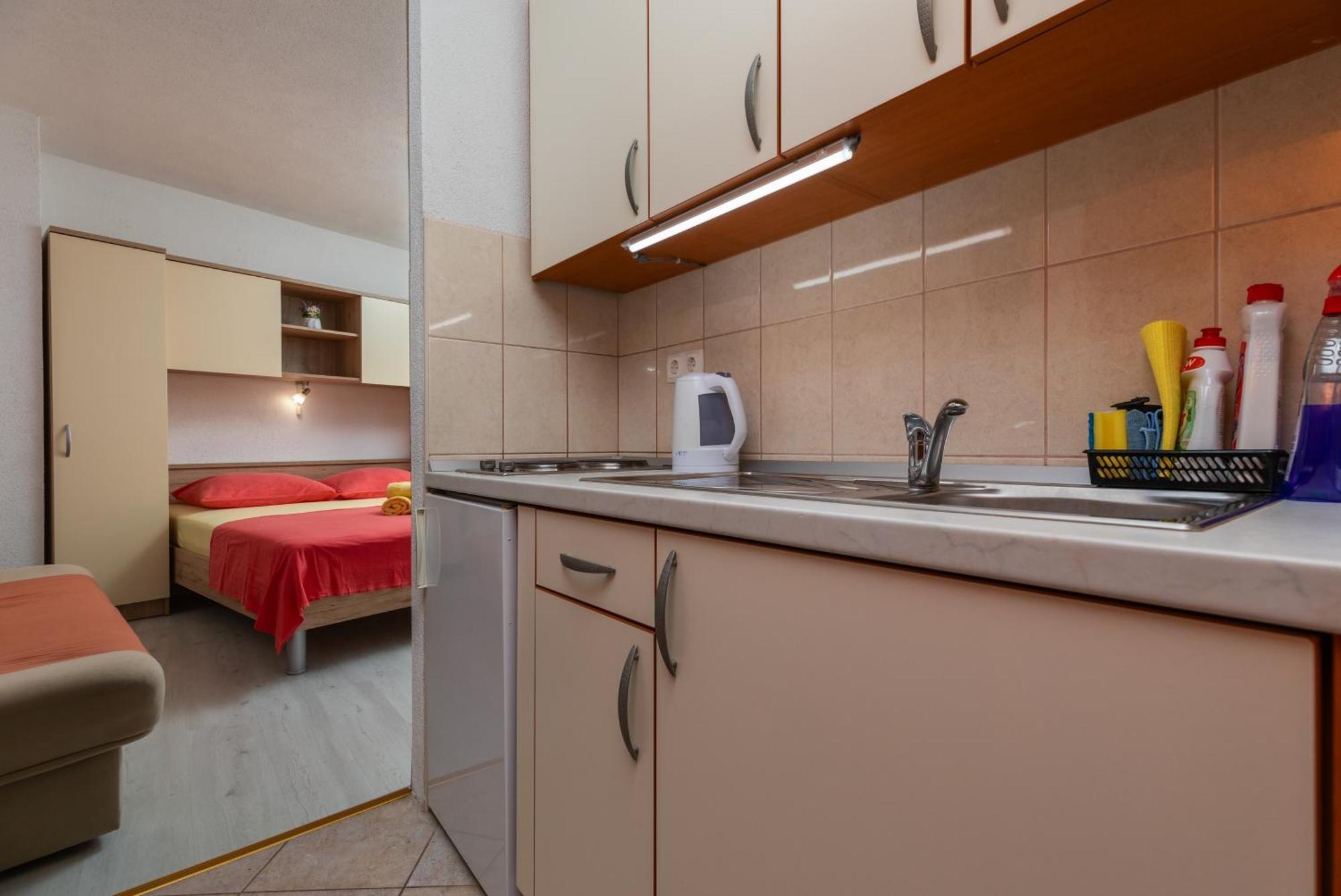 Apartments By The Sea Drasnice, Makarska - 6697 Exterior photo
