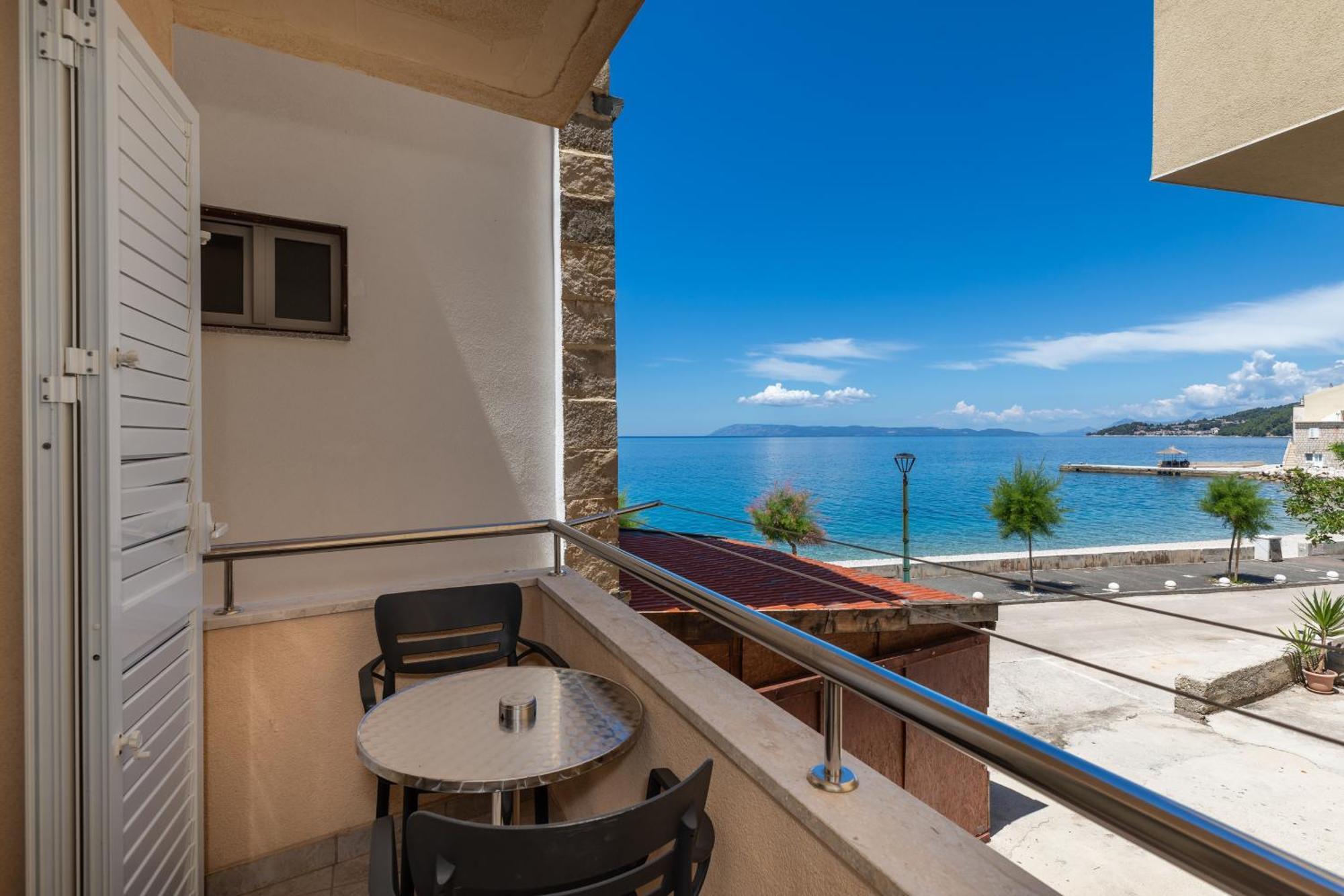 Apartments By The Sea Drasnice, Makarska - 6697 Exterior photo